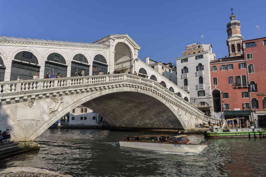 Italia - Venecia 110 - puente del Rialto.jpg